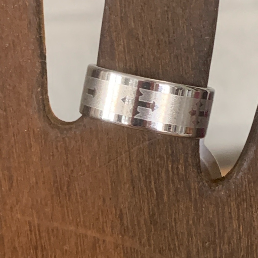 Stainless Steel Etched Cross Religious Unisex Women’s Band Ring Size 5